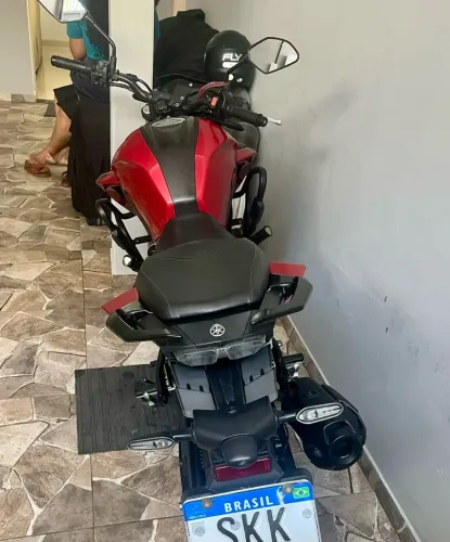 FZ 25 Para vender logo