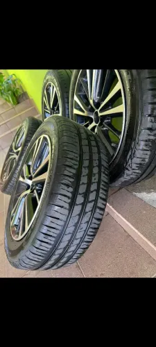 Todas Originais Corolla aro 16 com pneus novos 