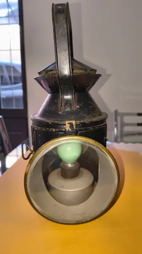 Lampião Lanterna de ferrovia com vidro colorido 