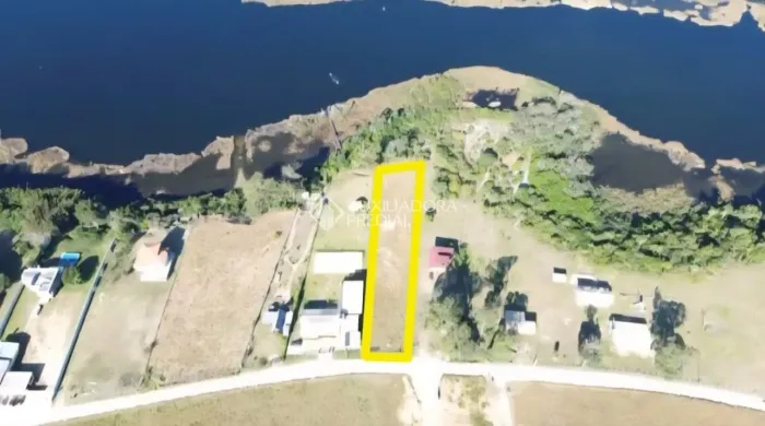 Terreno à Venda com escritura em Imbituba - 2.000 m² com Acesso à Lagoa do Quintino | Arro