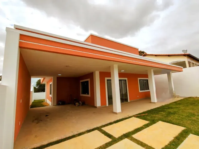 Casa para venda tem 180 metros quadrados com 3 quartos em Bacaxá (Bacaxá) - Saquarema - RJ