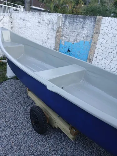 Canoa de fibra em ótimo estado!!