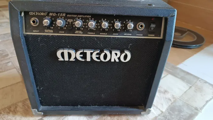 Amplificador de guitarra Meteoro