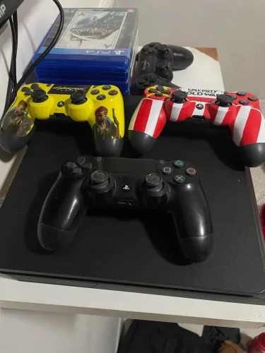 Ps4+4 controles+6 jogos mídia física todos é perfeito estado