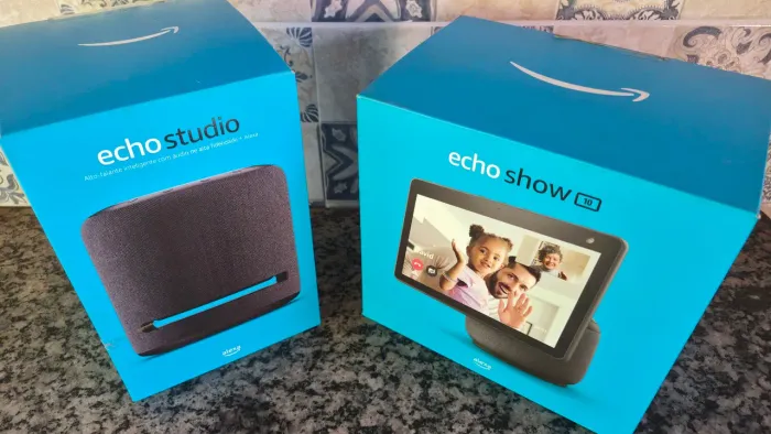 Kit Amazon Echo Show 10 + Echo Studio - Perfeitos - Com caixas originais
