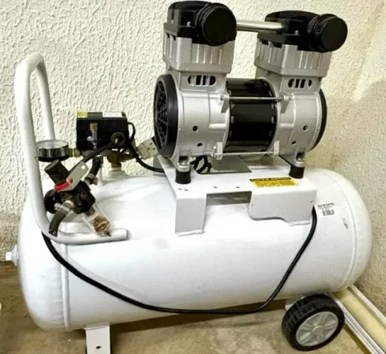 COMPRESSOR de ar odontológico GNATUS 50L, 220V/ Não envie seu contato! Negociação chat OLX