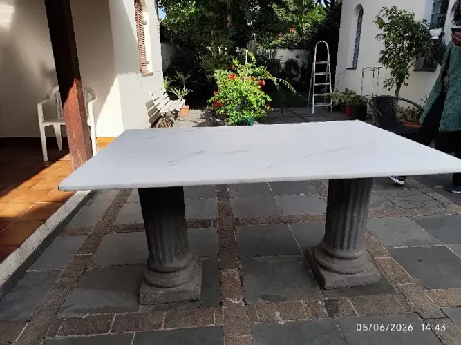 Mesa de Jantar 4 a 6 Lugares - Mármore Branco Espírito Santo 1,45x0,95m