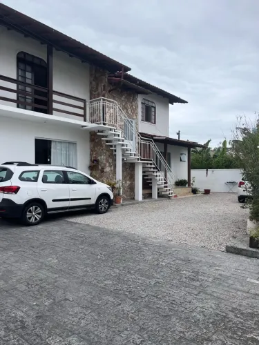 Casa no segundo andar - Centro Biguaçu