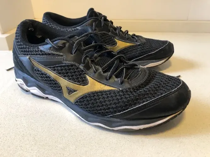 Tênis Mizuno Low Tam. 44 (12 Us) Usado