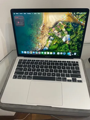 MacBook Air M1 com apenas 18 ciclos de bateria