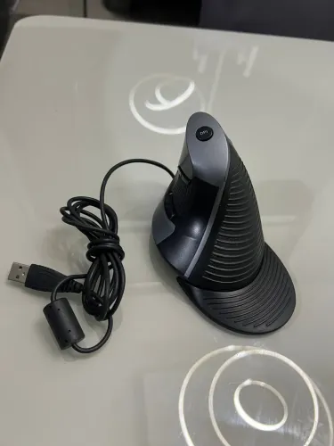 Mouse Delux Ergonômico Vertical , 6 Botões , 4200Dpi
