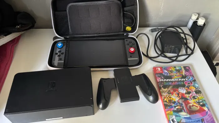 Nintendo Switch Oled (Edição Smash Bros) + Mario Kart 8
