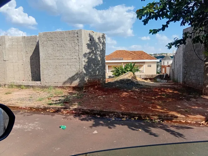 Terreno Residencial Grande na Ribeirãnia 