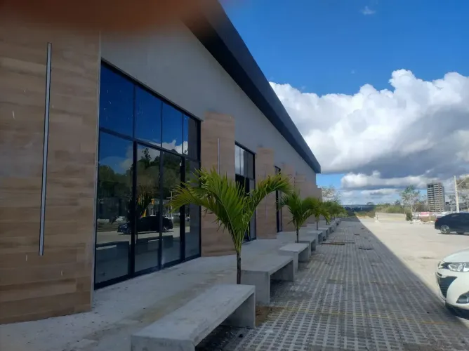 Centro comercial para aluguel possui 105 metros quadrados em Recreio - Vitória da Conquist