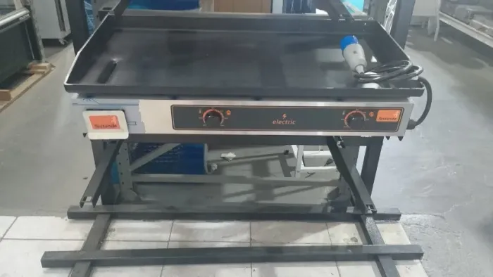 Chapa Bifeteira Elétrica 1,00m Inox CB100E 220V - Tostando