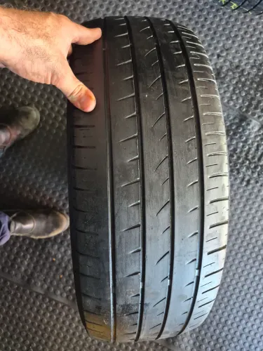 Um pneu 225/60/18 kpatos meia vida para fiat toro grand vitara é outros (200 em 3× no ct