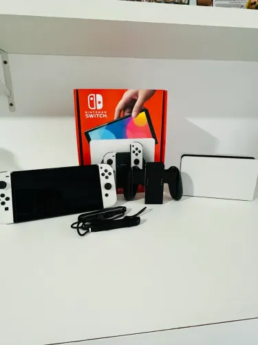 Nintendo Switch Oled + Cartão de 128gb