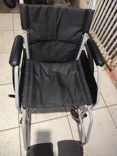 Cadeira de Rodas Dobrável em Aço até 120 Kg D100 Dellamed
