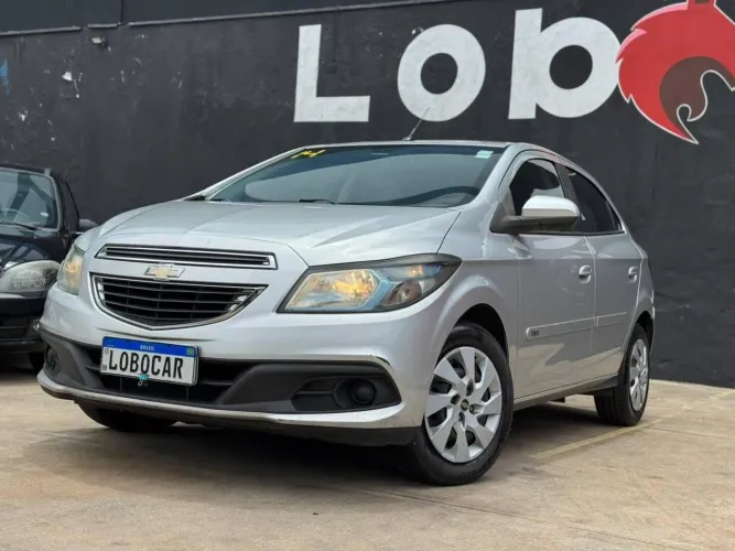 Chevrolet Onix Hatch LT 1.4 8V Flex Power Mec. 4P 2014