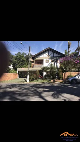 LINDA CASA COM PISCINA EM CONDOMINIO , FECHADO PARA TODA A FAMILIA, CONFIRA
