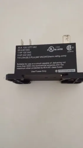 RELÉ industrial SCHNEIDER RPF2AP7- 30 amp- 220 v