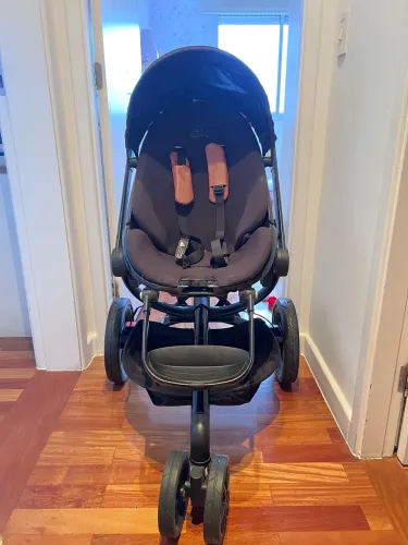 Carrinho de bebê + cadeirinha de carro + Moisés