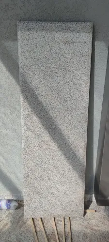 Tampo de granito