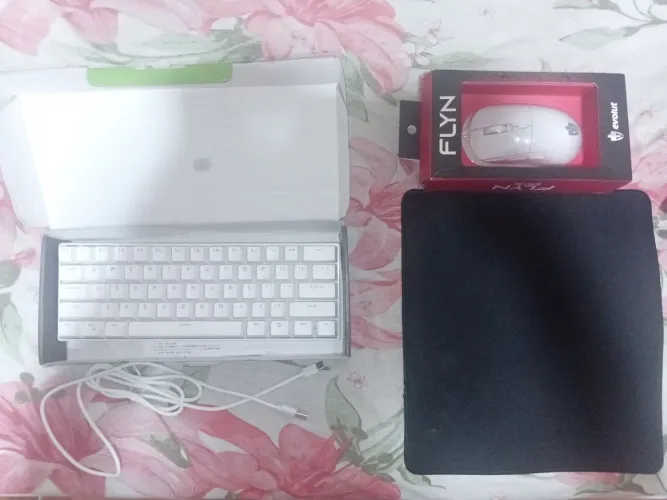 Kit Gamer Completo: Teclado Mecânico 60% + Mouse Evolut Flyn + Mousepad