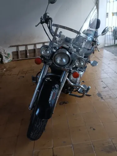 Moto Para quem é Amante de Aventuras, Honda SHADOW 750 