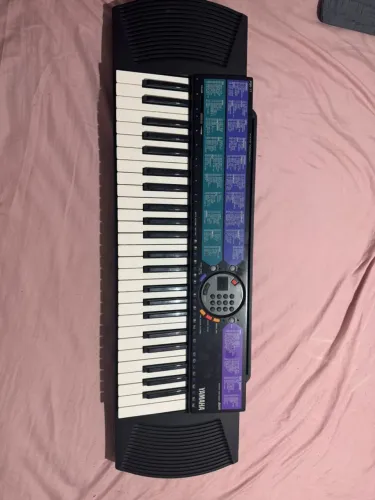 Teclado Yamaha PSR-77