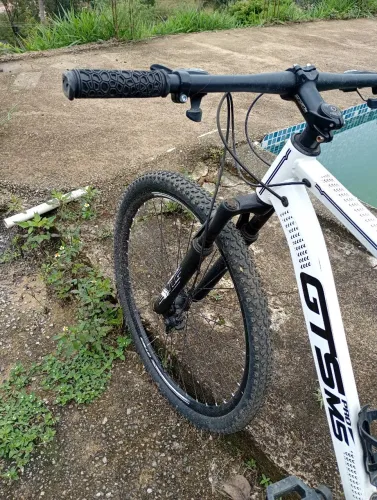 BICICLETA GTS ARO 29 QUADRO 21 POUCO USADA