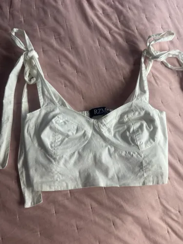     Cropped Branco com Amarração nos Ombros RZM