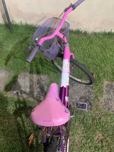 Bicicleta da barbie infantil.