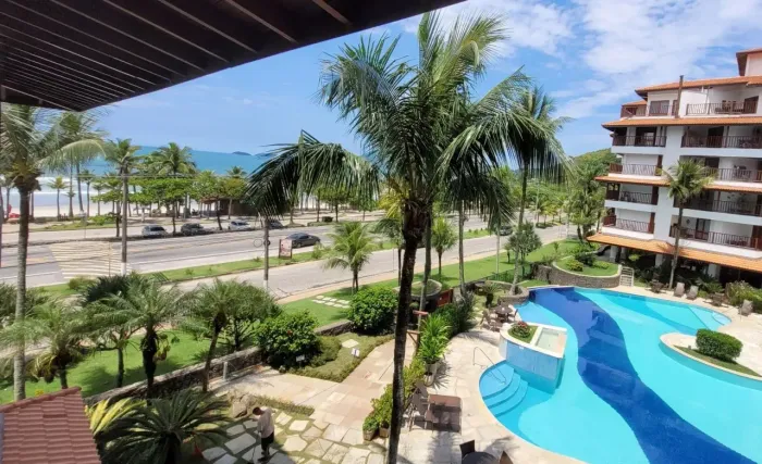 Apartamento frente mar na Praia Grande, 3 dormitórios em condomínio Resort - Ubatuba - SP