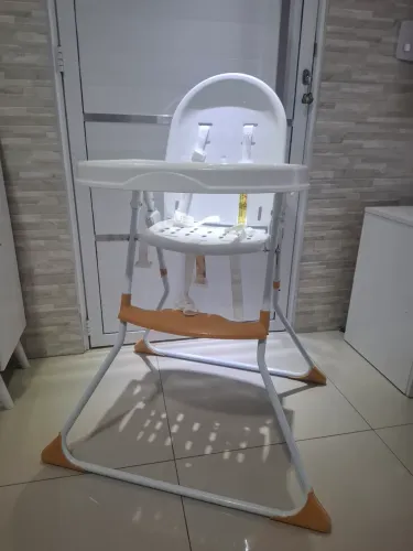 Cadeira de alimentação infantil 