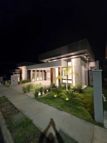 Belíssima casa térrea 3 suítes no Condomínio Brisas Horizontal em Cuiabá MT