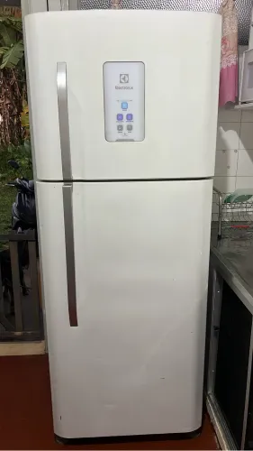 ELETROLUX sem gelar 