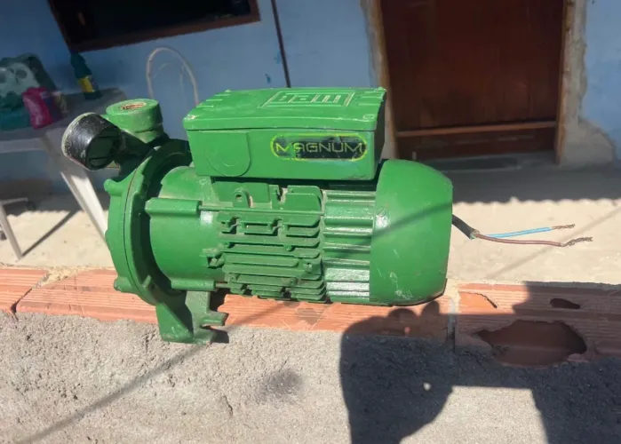 Vendo bom d?água potência 2 cavalos! (Semi nova)