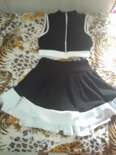 Vendo Saia e cropped conjunto 