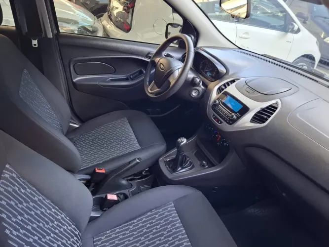 Carro pra rodar aplicativos Uber/99 valor 550,00