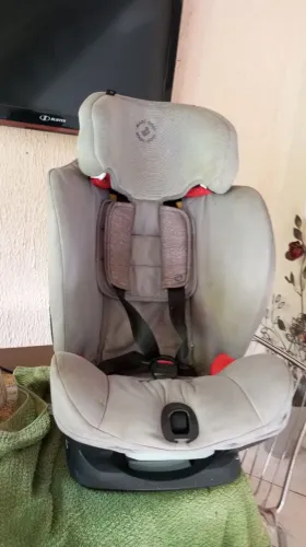 Cadeirinha de carro.