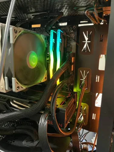 Kit 2 memórias ram ddr4 16gb 3200mhz RGB T-Force Delta USADA
