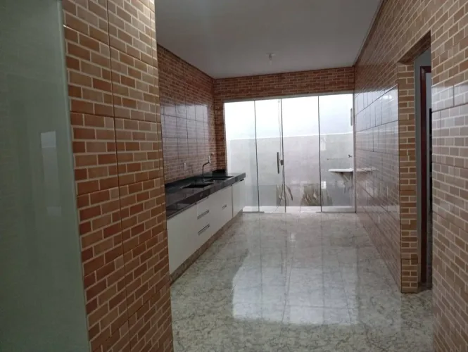 Casa de 2 Quartos Sendo 1 Suíte - Piscina Aquecida Nova - Bairro Goiá