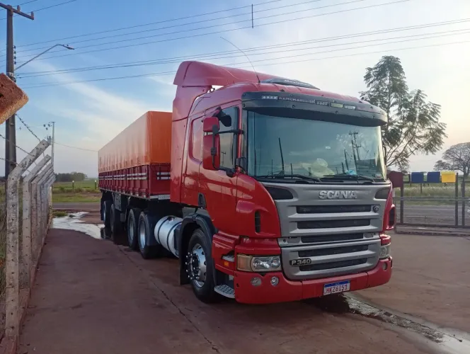 Scania P340 2011 carreta 2004 com graneleiro