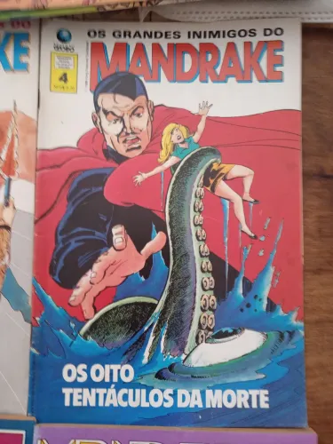32 gibis do Mandrake editora globo