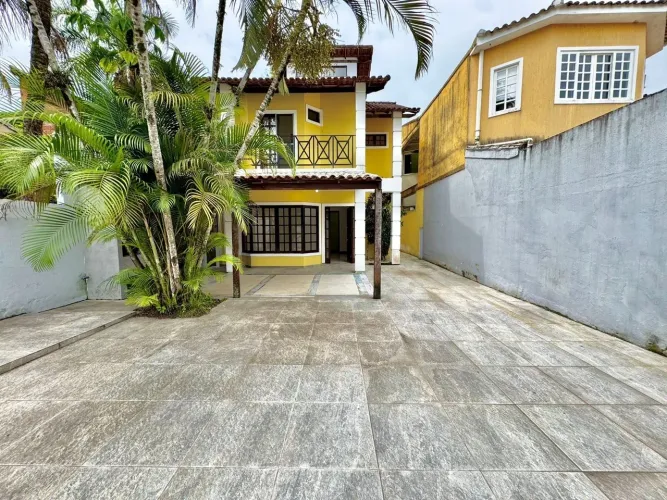 Casa à venda na Rua Lagoa Bonita, Vargem Grande, Rio de Janeiro - RJ