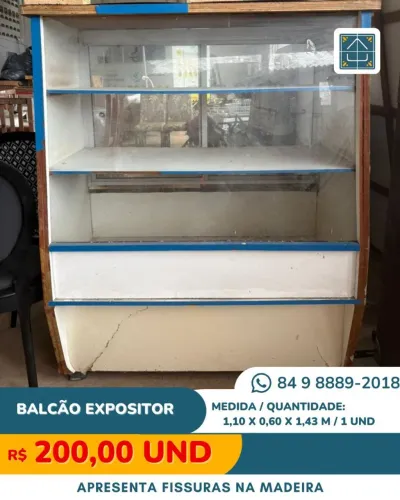 BALCÃO EXPOSITOR