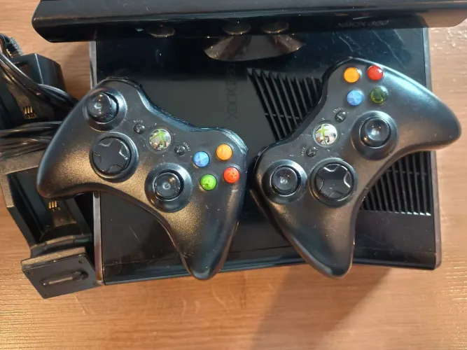 Xbox 360 - em ótimo estado