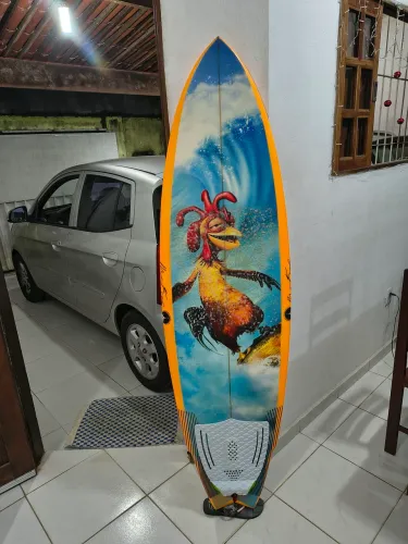 Prancha de surf CANGULU FISH 6,2" 36,8L(JÁ EQUIPADA COM QUILHAS, DECK E LEASH) acompa capa