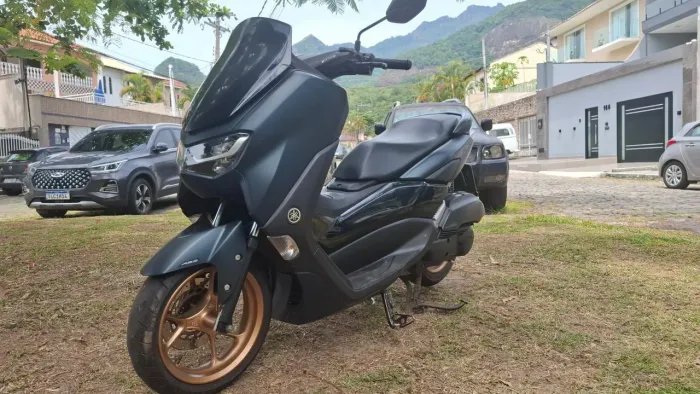 Vendo uma Nmax 2023, única dona com 40000km rodados